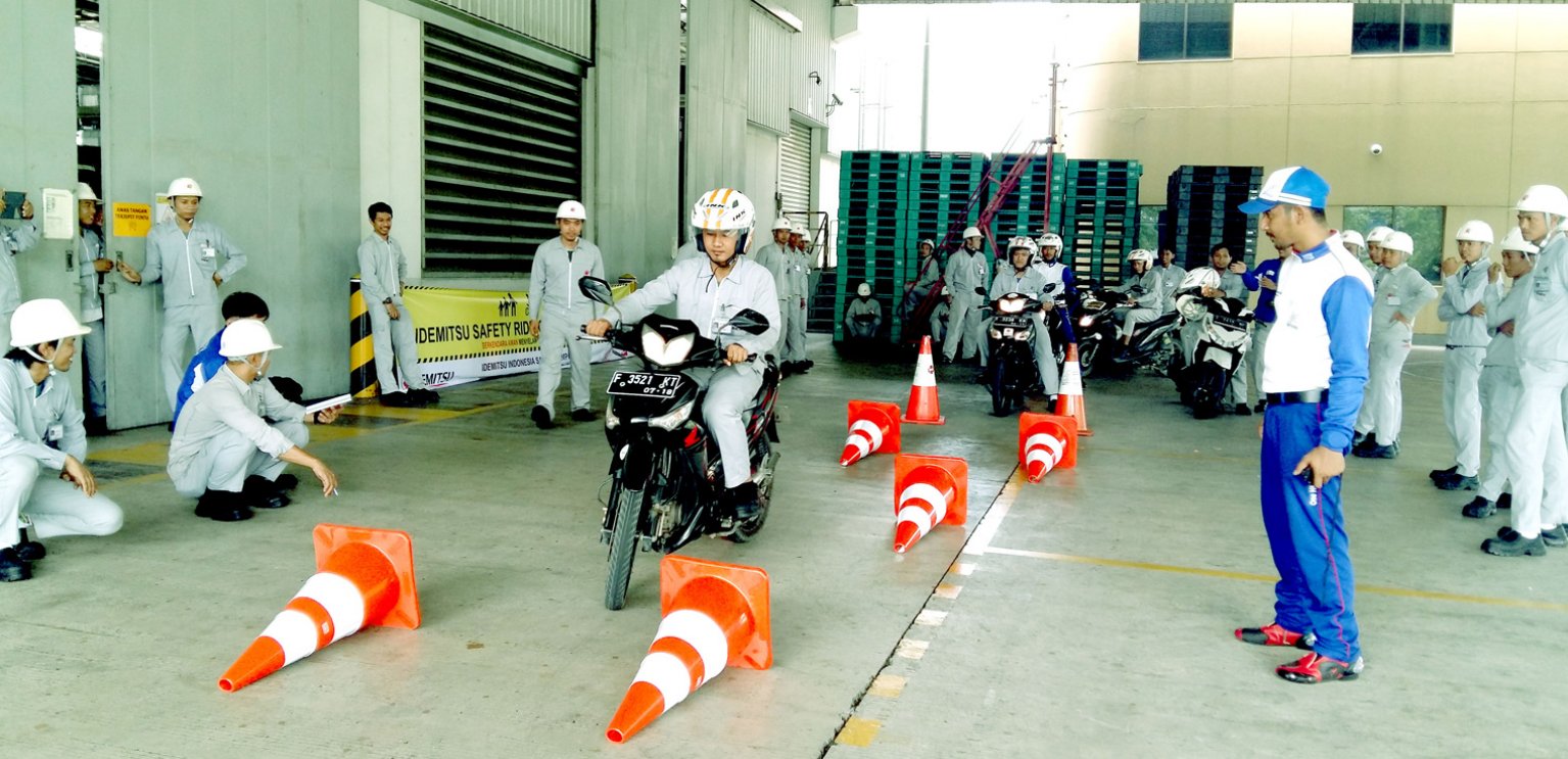 PT. Idemitsu Lube Techno Indonesia & PT. Idemitsu Lube Indonesia Menggelar Kampanye Aman Berkendara Bekerja Sama Dengan PT. Astra Honda Motor